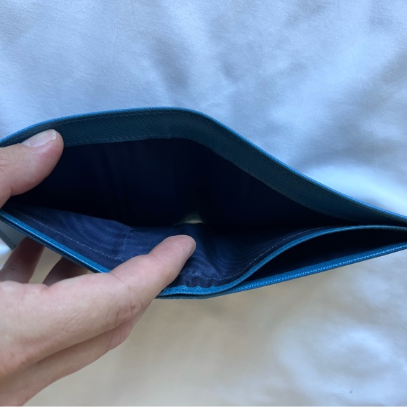 PRADA BLUE SAFFIANO LEATHER BI-FOLD WALLET - Picture 5 of 7
